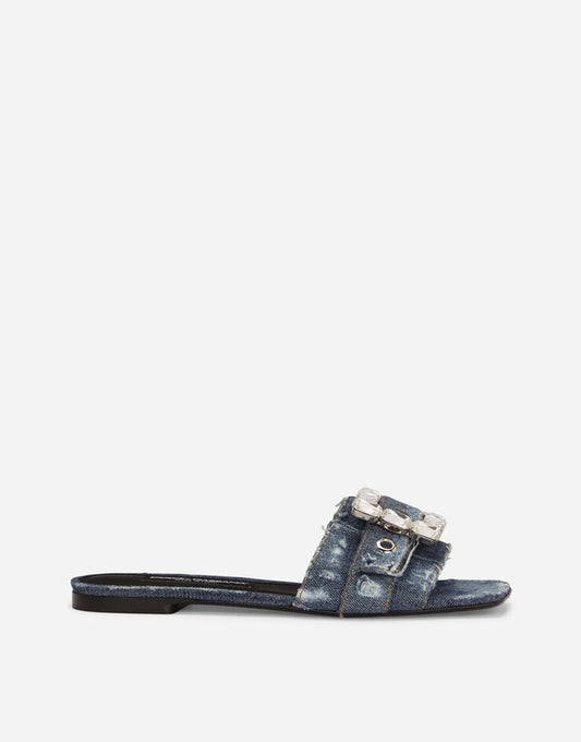 Scivoli in denim patchwork con fibbia di strass