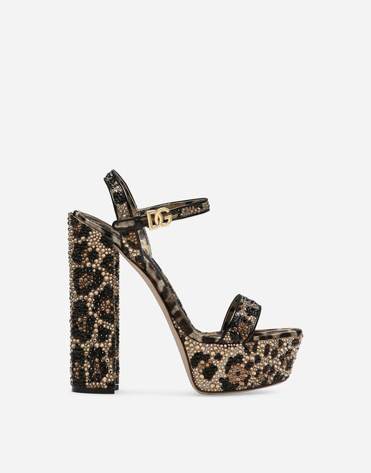Sandali con plateau in raso e strass adesivi