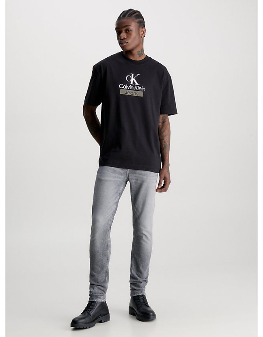 Camiseta Stacked Archival