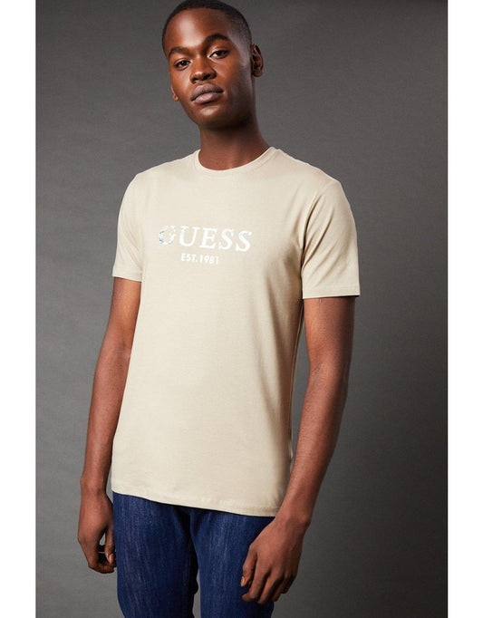 Camiseta com logotipo da Guess em cor de pedra