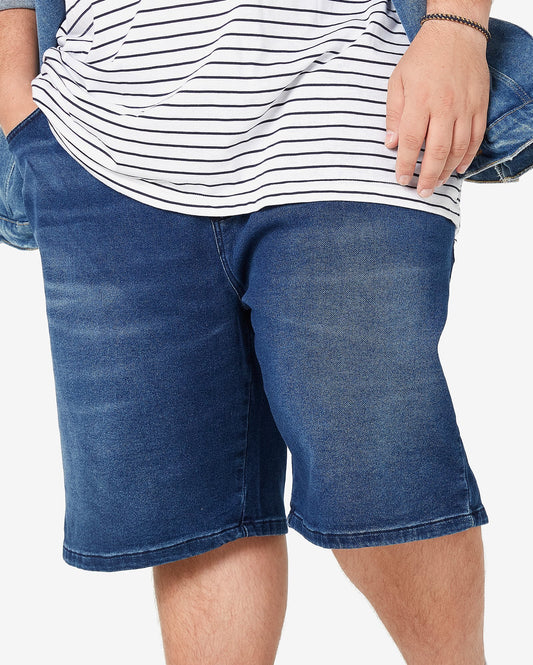 Shorts jeans masculinos plus size com elástico na cintura em lavagem média da Allman para Riachuelo