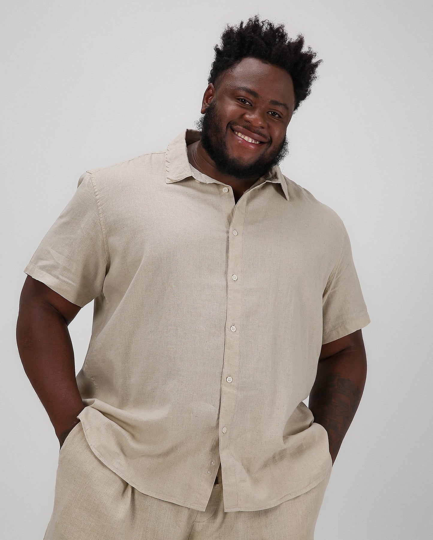Camicia da uomo Plus Size in lino beige | Allman By Riachuelo
