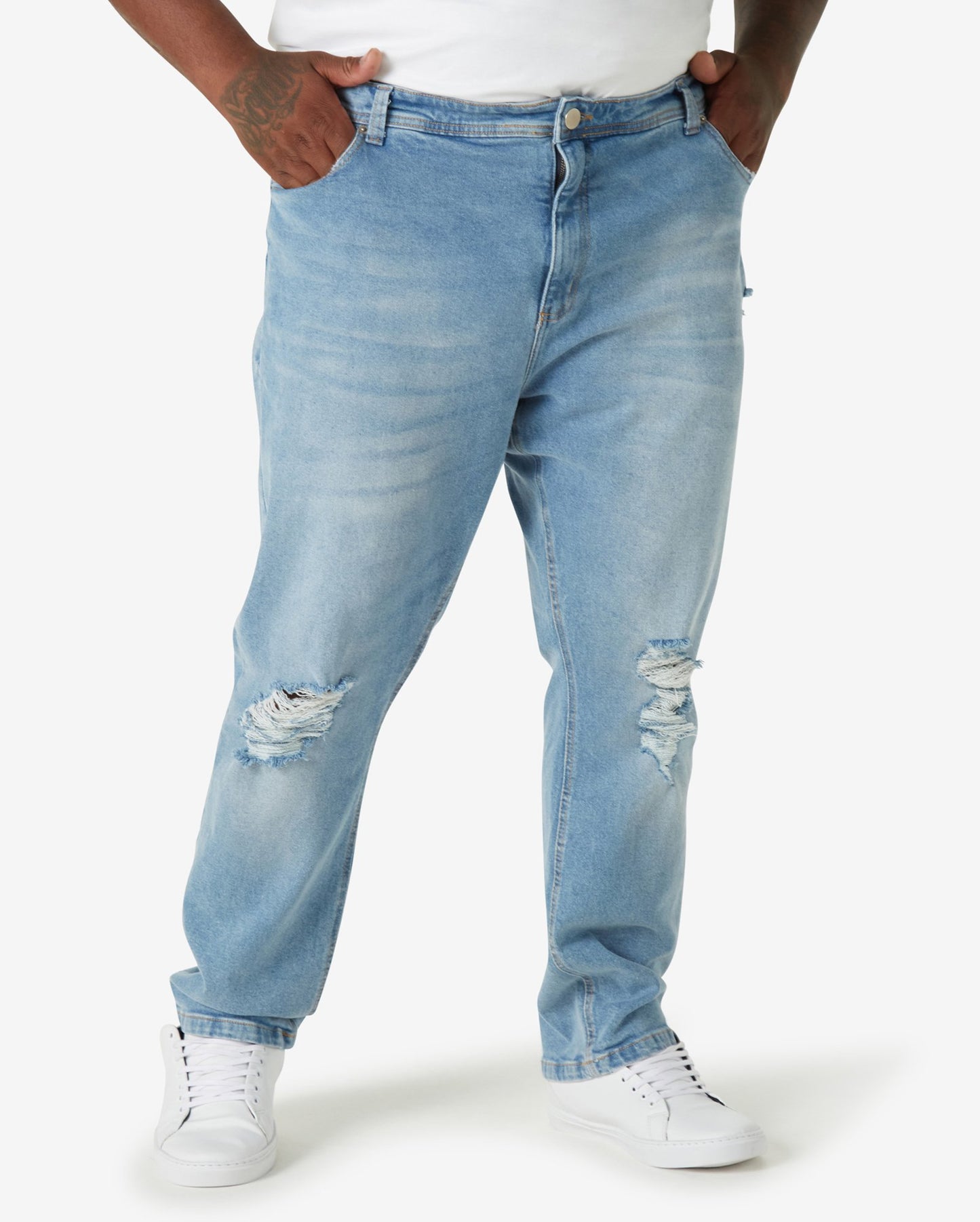 Calça jeans masculina Plus Size Light Wash Distressed Denim da Allman para Riachuelo