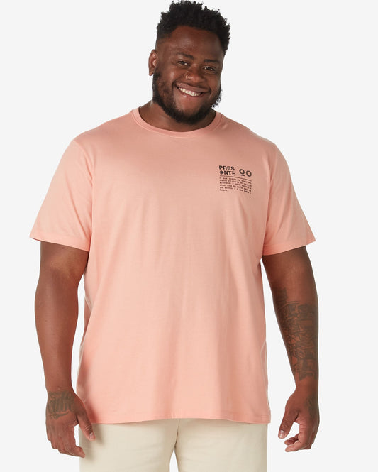 Camiseta masculina de malha sólida de manga curta plus size em rosa salmão da Allman By Riachuelo