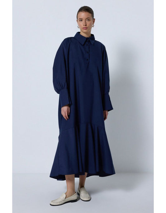 Vestido com bainha enrolada