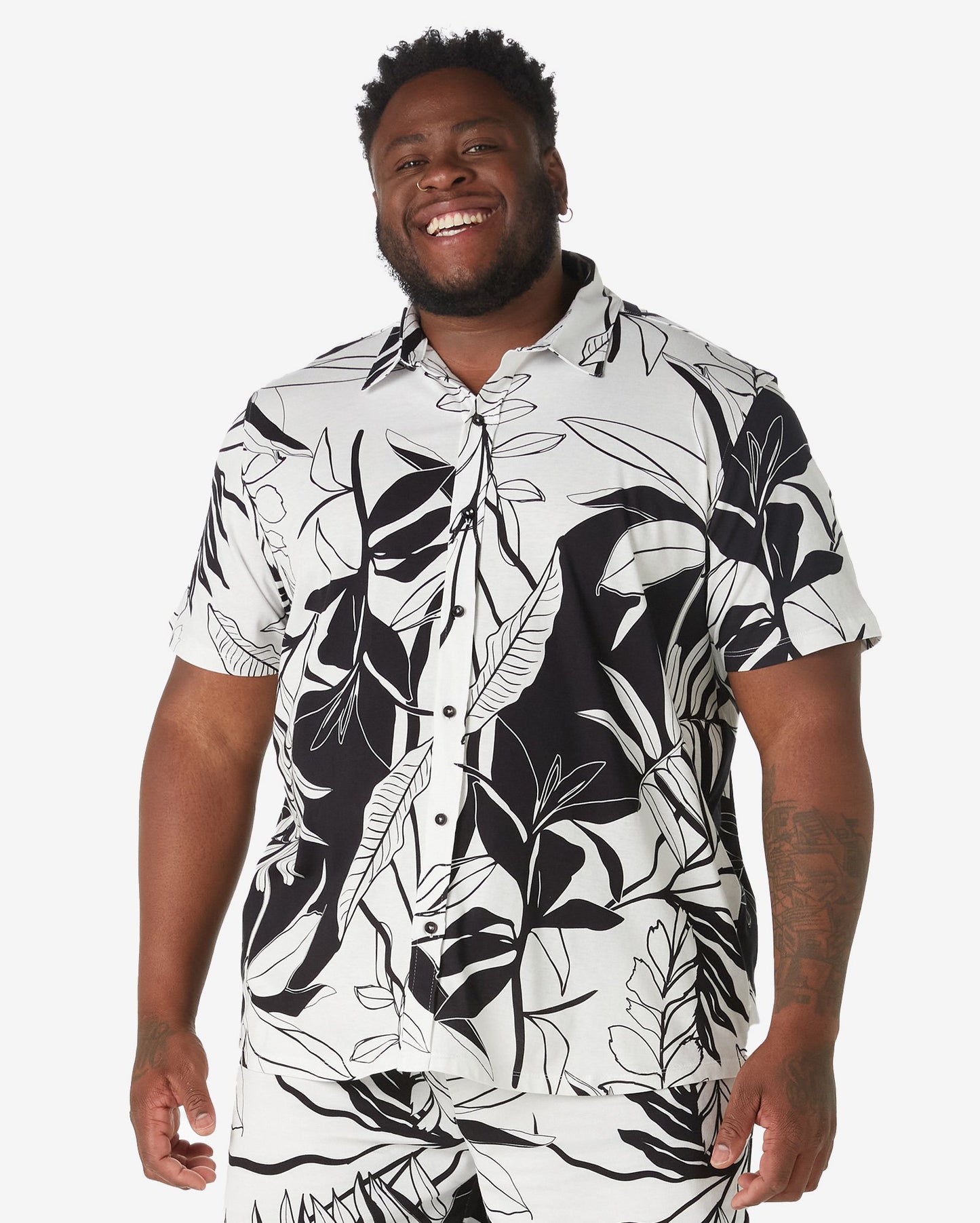 Camicia a manica corta Plus Size da uomo con stampa a foglie in bianco - Allman by Riachuelo