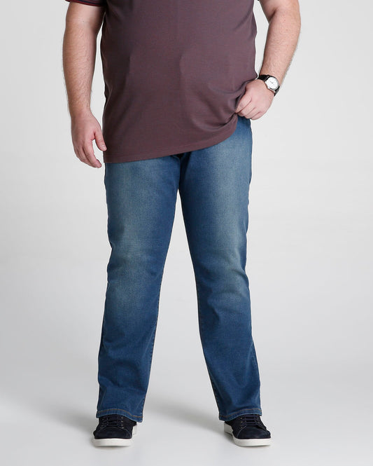 Jeans plus size com pernas retas - Denim médio