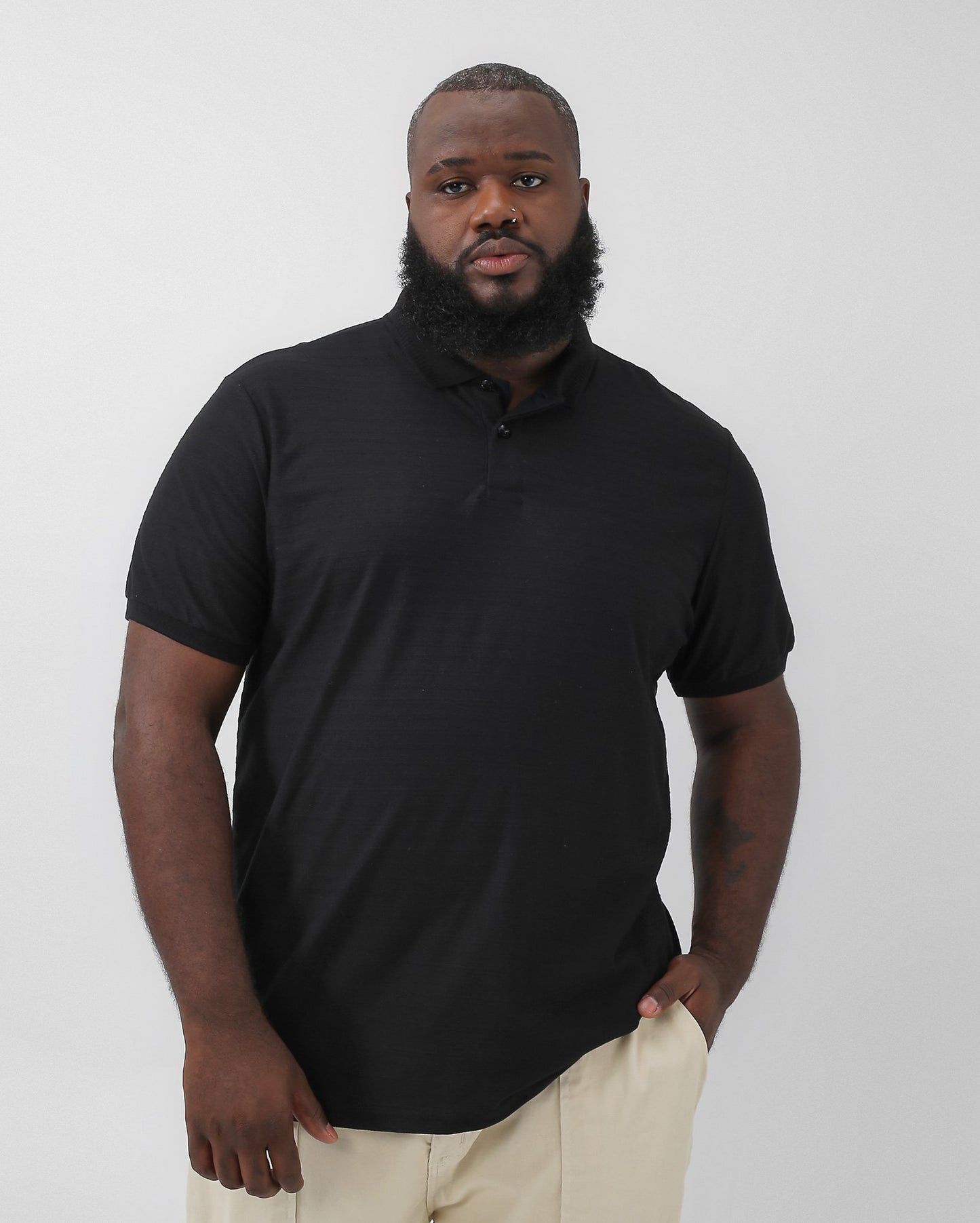 Camisa polo preta texturizada para homens plus size Allman By Riachuelo