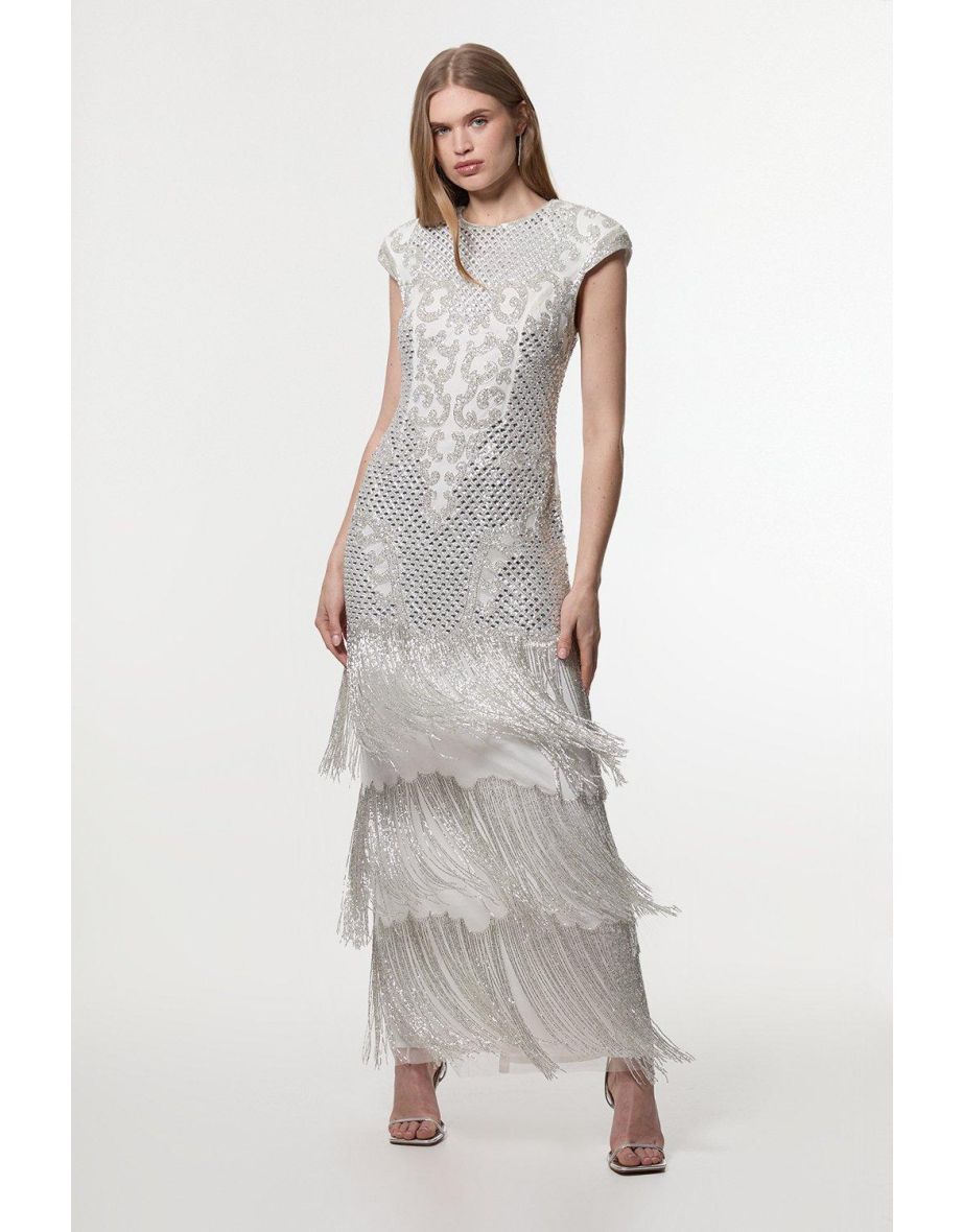 Vestido maxi com franjas enfeitadas com cristais