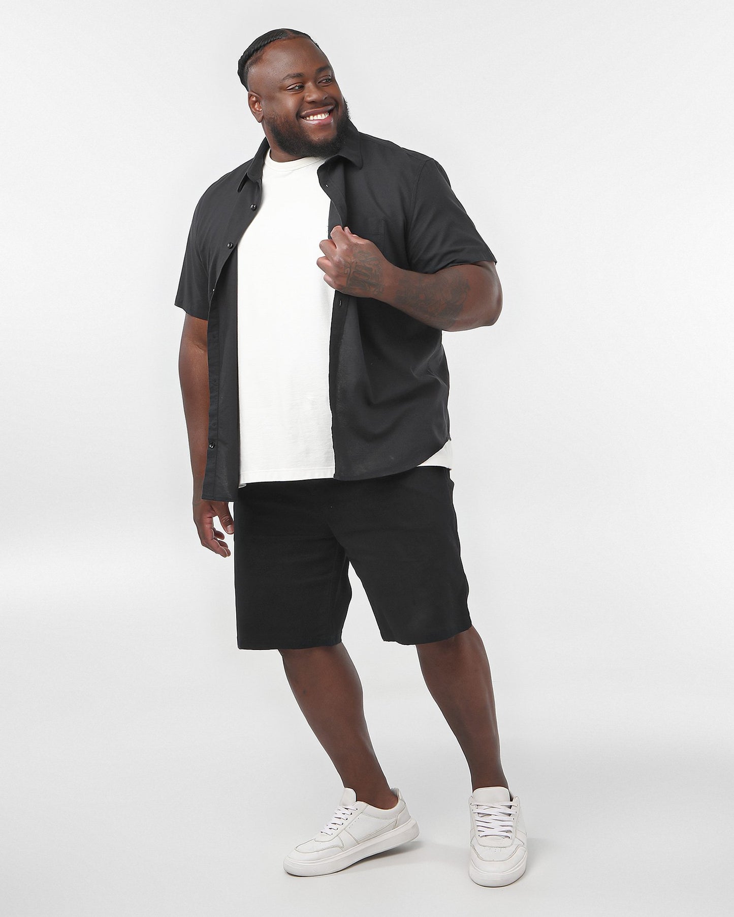 Shorts masculinos de brim preto reto com bolsos e tamanho grande - Pool Jeans