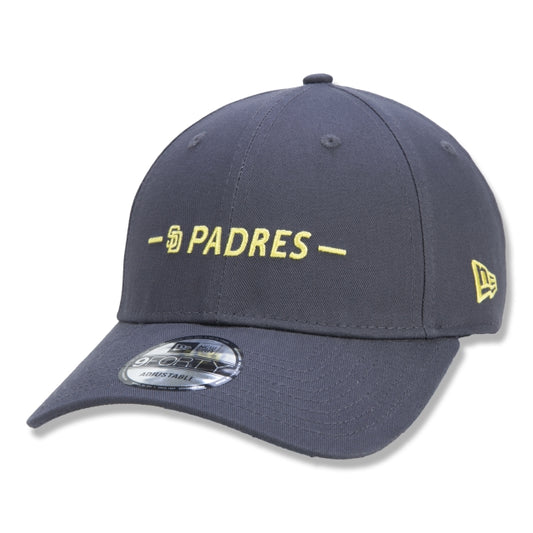 Cappello esclusivo New Era - 9FORTY Snapback a tesa curva San Diego Padres Edizione Urban Tech Italic