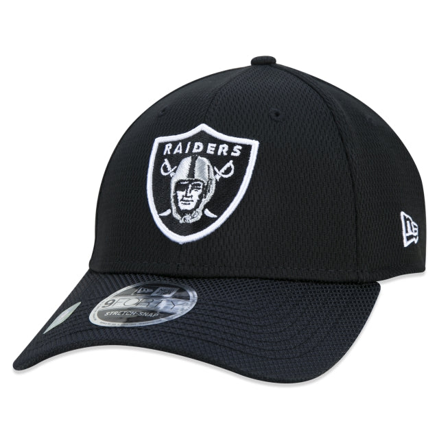 Cappello esclusivo New Era - 9FORTY Las Vegas Raiders Sideline Cold Weather Edizione nera