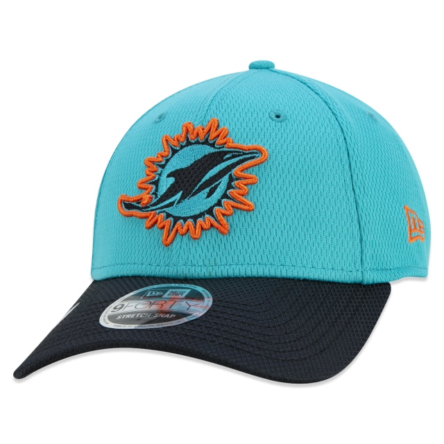 Cappello esclusivo New Era - 9FORTY Stretch Snap Miami Dolphins Sideline Edizione Verde Tempo Freddo